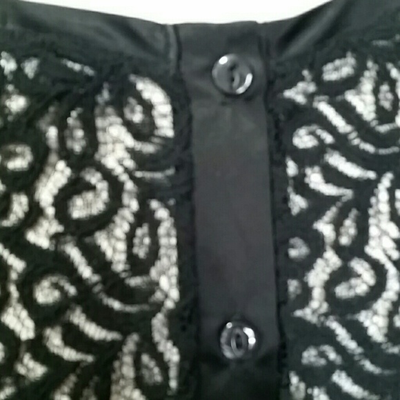 Limited sleeveless lace top - Picture 3 of 5